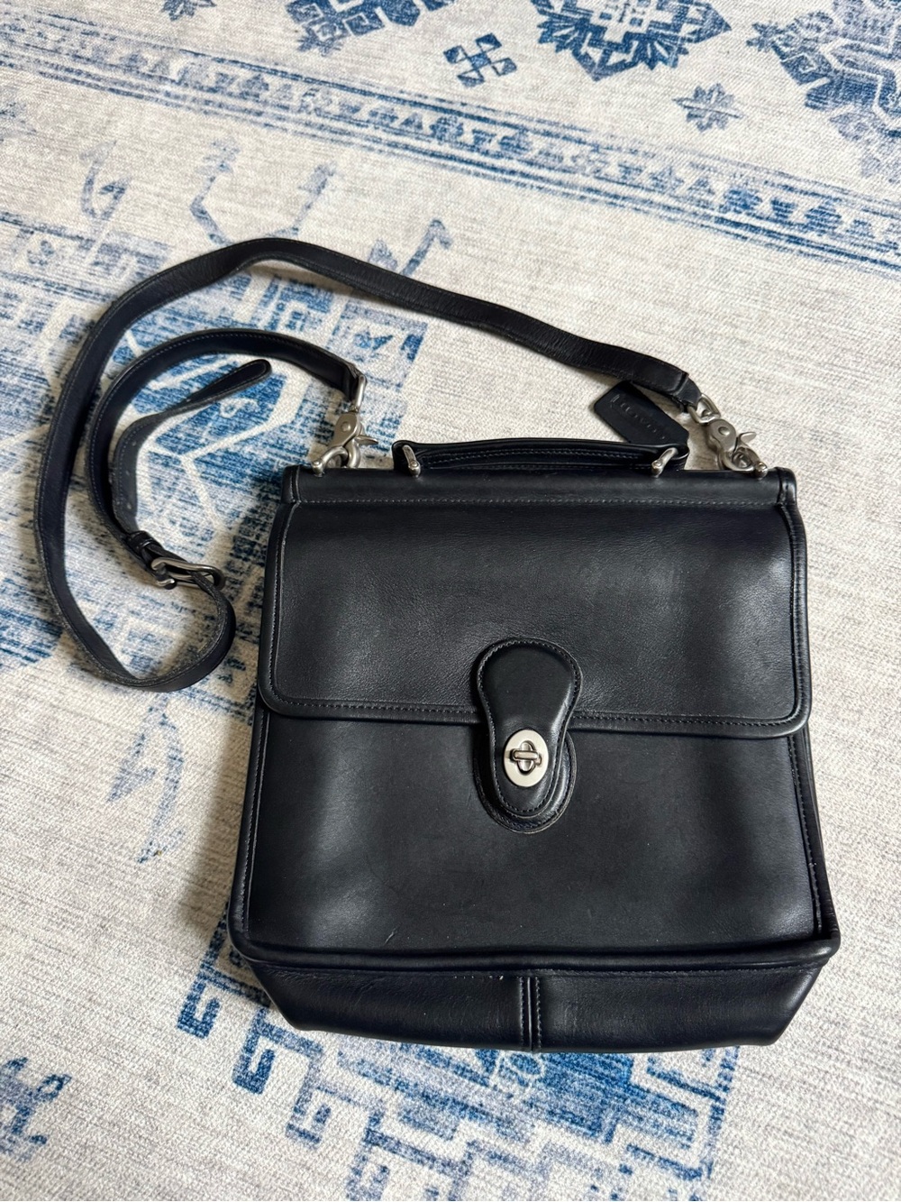 Vintage Coach Willis Bag in Black, Style 9927